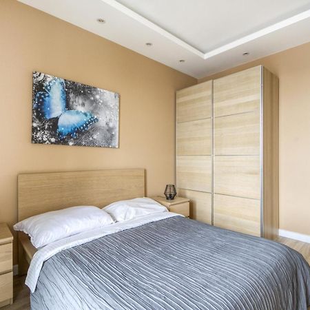 In Apartments Okecie Варшава Экстерьер фото
